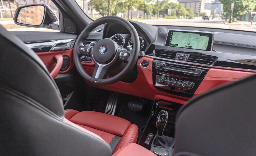 Интерьер BMW X2 M35i (F29) 2019 года  (NA) (фото 9 из 26)